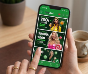 Akıllı telefon ekranında online platform arayüzü